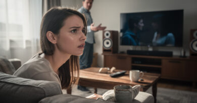 découvrez comment la musique dans les séries tv amplifie les émotions et intensifie l'impact des scènes clés pour une expérience audiovisuelle inoubliable.